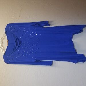 BELLDINI Sz 2X, Blue 3/4 Sleeve Tunic with Silvertone studs, EUC  CL#71